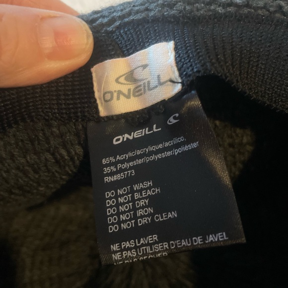 O’NEILL Sunhat decorated with 5 silver-tone conches and black strap. EUC - Picture 5 of 7